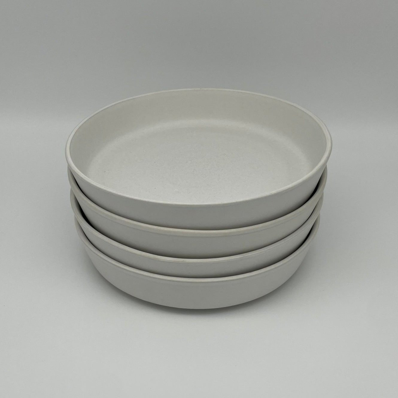 "White Coast" Tiefer Teller – Handgefertigte Keramik aus Portugal (Ø 22 cm, matt-weiß)