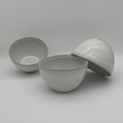 "White Breeze" Schale – Handgefertigte Keramik aus Portugal (Ø 15 cm, weiß)