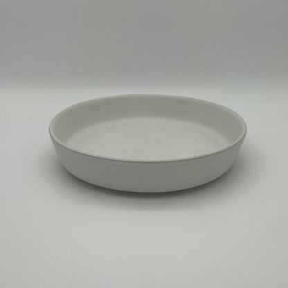 "White Coast" Tiefer Teller – Handgefertigte Keramik aus Portugal (Ø 22 cm, matt-weiß)